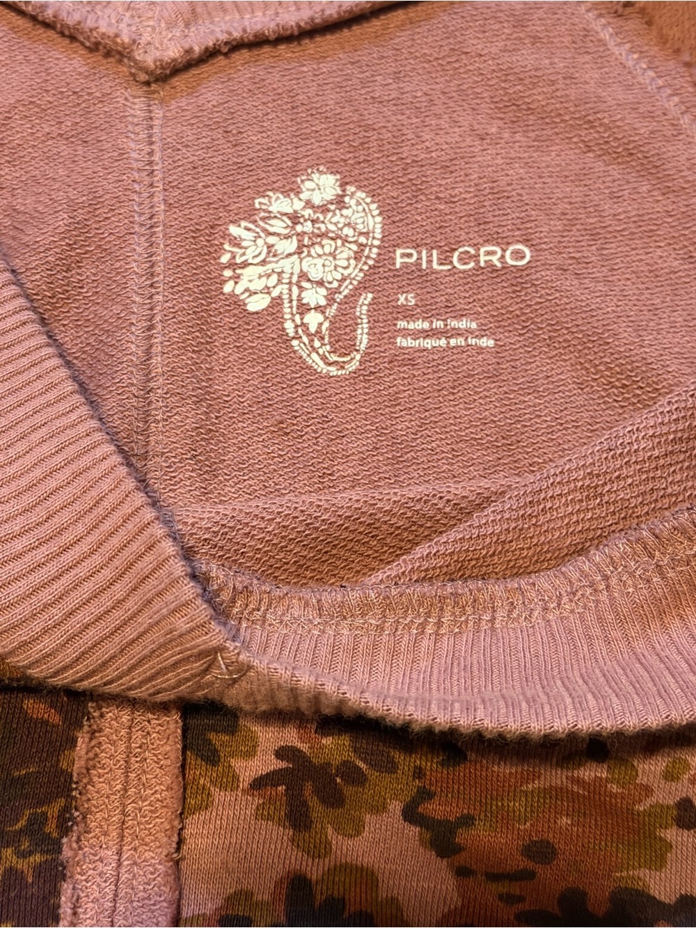 Pilcro Dusty Rose Floral V-Neck Cropped Top - Picture 5 of 8